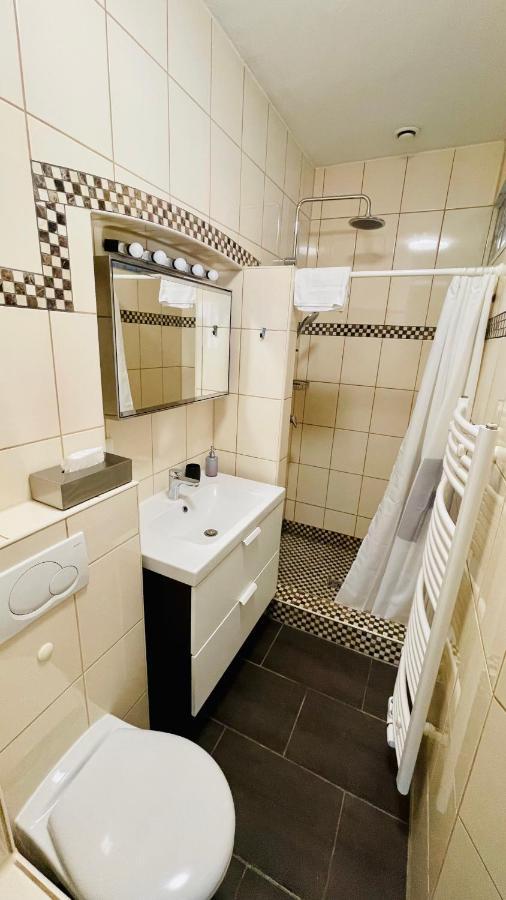 Nanis Hotel & Appartements