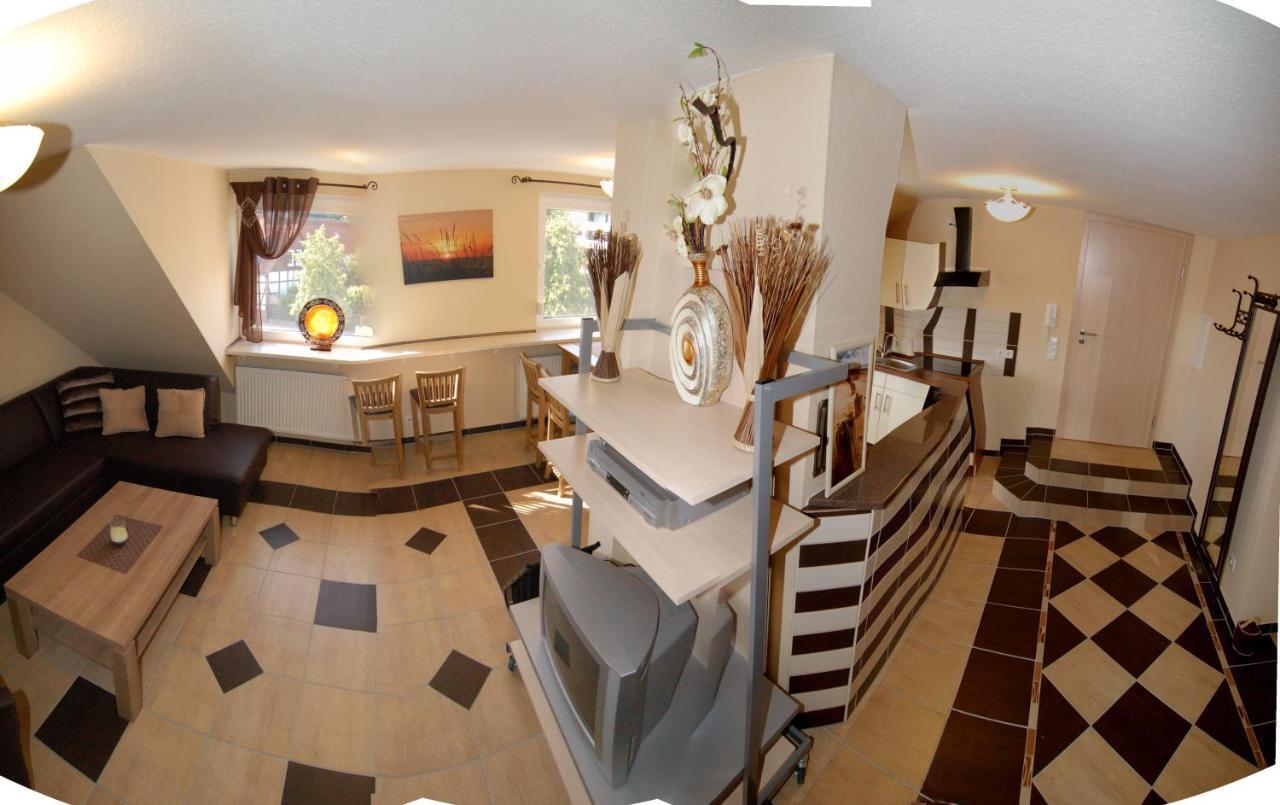Nanis Hotel & Appartements 4*